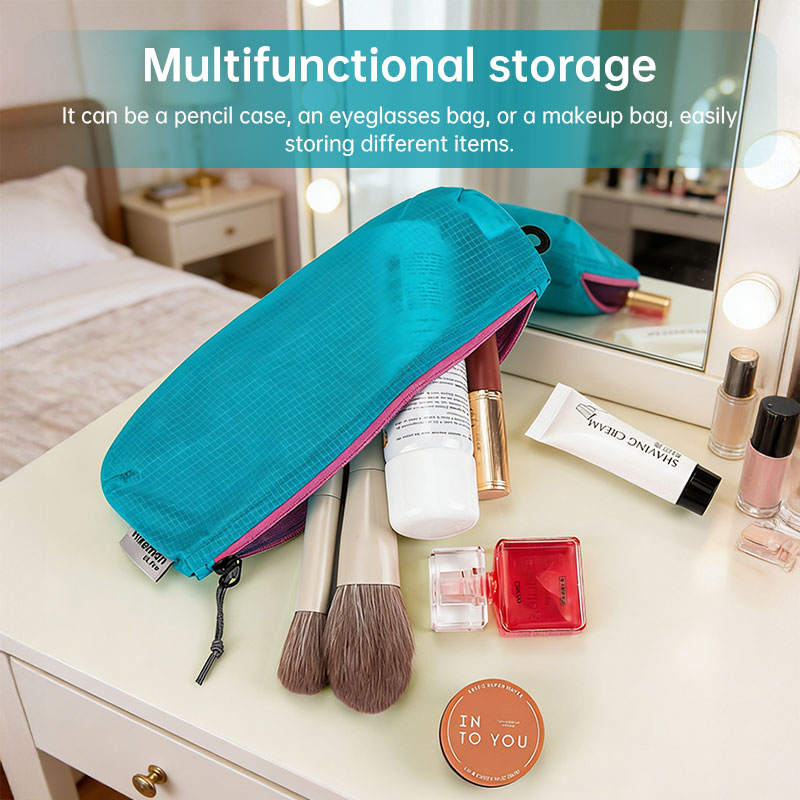Portable Makeup Brush Travel Case Organizer - SAAVVY